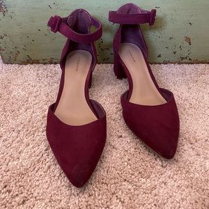 Maroon suede 2” heels! Pointed toe. So cute!